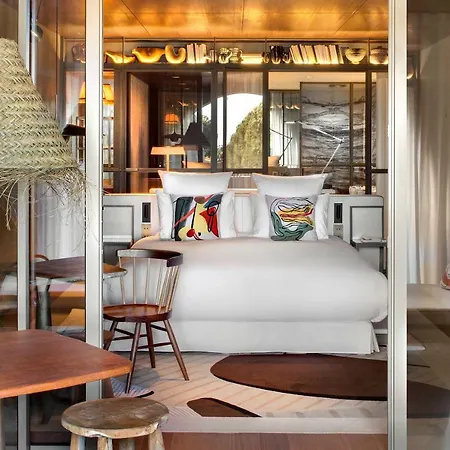 Hotel Lily Of The Valley
